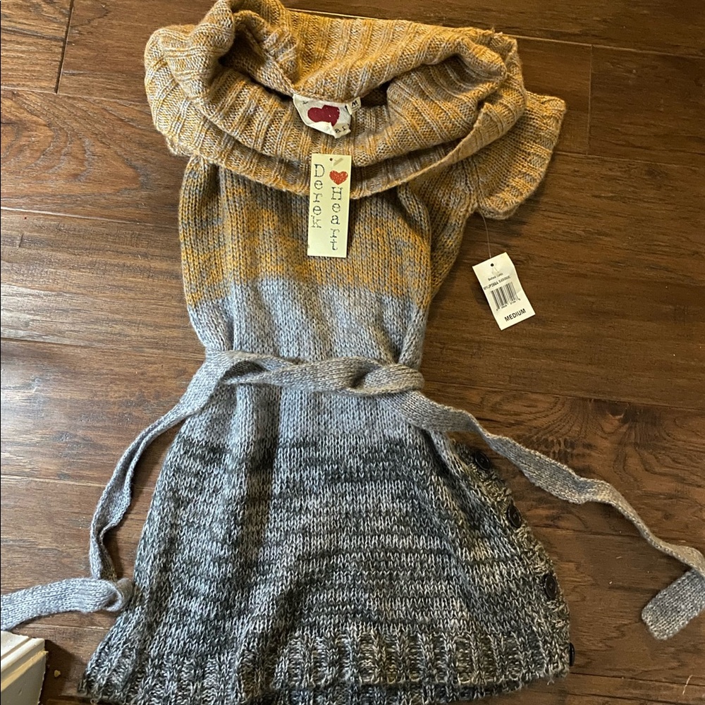 Girl’s/Teen Belted tunic (Derek heart brand )